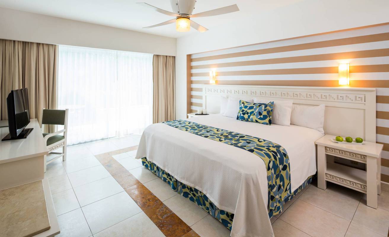 Rooms | BlueBay Grand Esmeralda in Playa del Carmen, Official Website