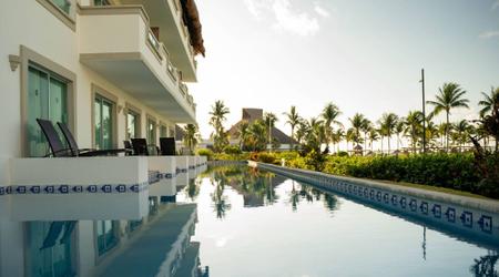 Swim Up Suite Garden View  BlueBay Grand Esmeralda Playa del Carmen Swim Up Suite Garden View  BlueBay Grand Esmeralda Playa del Carmen