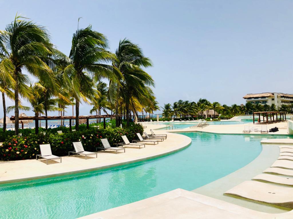 Hotel BlueBay Grand Esmeralda***** en Playa del Carmen, Web oficial